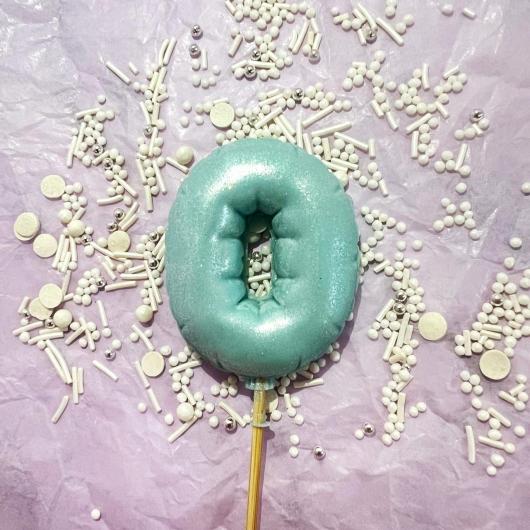 Фигурка из шоколадной глазури 